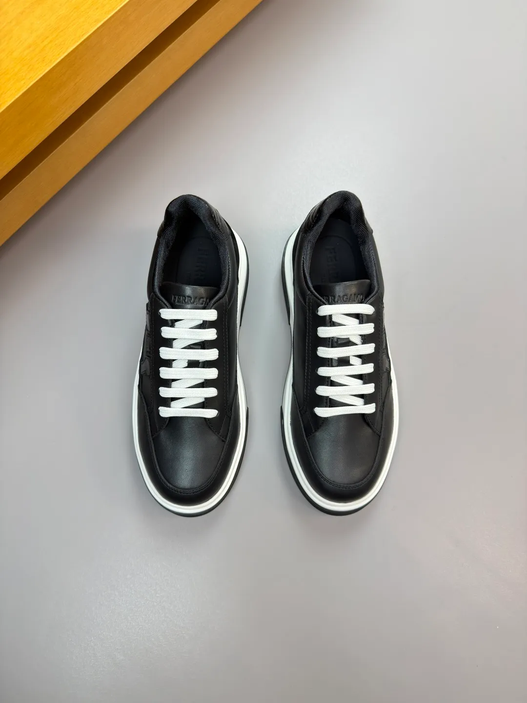 Men's men's shoes 💰440 [New style] 🏃‍♂️🏃‍♂️[Ferragamo] Ferragamo - High-end quality original order·Casual sports shoes -Upper: 🔝Nappa calfskin, suede calfskin, shoe body. Sewing brand totem, tongue air pressure brand logo -Inner: water-dyed cowhide -Outsole: ultra-light TPU foam rubber; molded outsole -Ultra-high quality control and fine workmanship: outstanding (high-end, extravagance, grade) -Size: 38-45 (46, can be customized)